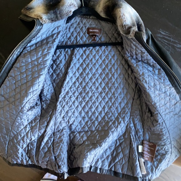 Danier iItalian leather jacket - Picture 9 of 9